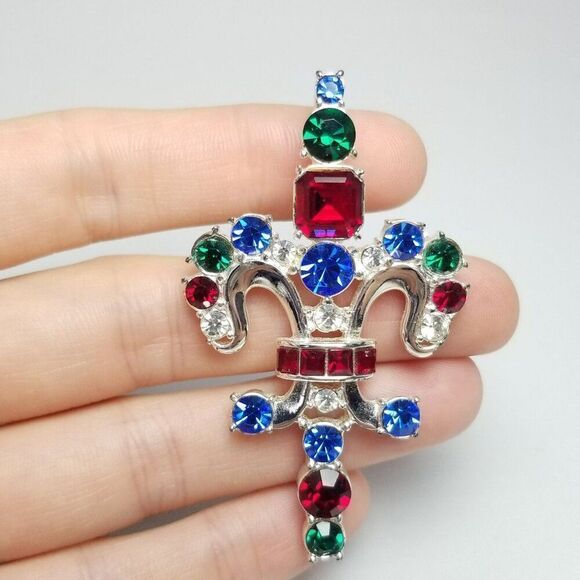 Vintage Trifari TM 1997 Fleur De Lis Red Blue Green Rhinestones Brooch Pendant - Picture 7 of 7